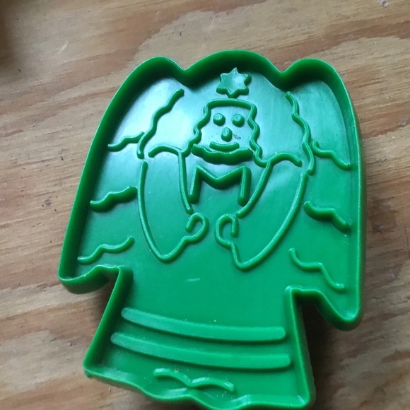 Green vintage Christmas cookie cutters- 8 plastic cookie cutters - great Shape - Picture 6 of 8